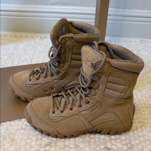 Children's Tan Tactical Research Adventure Boots sz 3.5